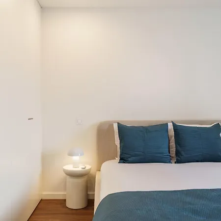 196 Andrade Corvo Collection By Minhos Guest * Braga