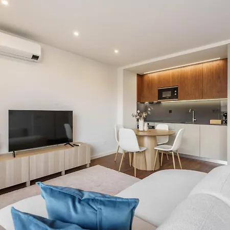 196 Andrade Corvo Collection By Minhos Guest